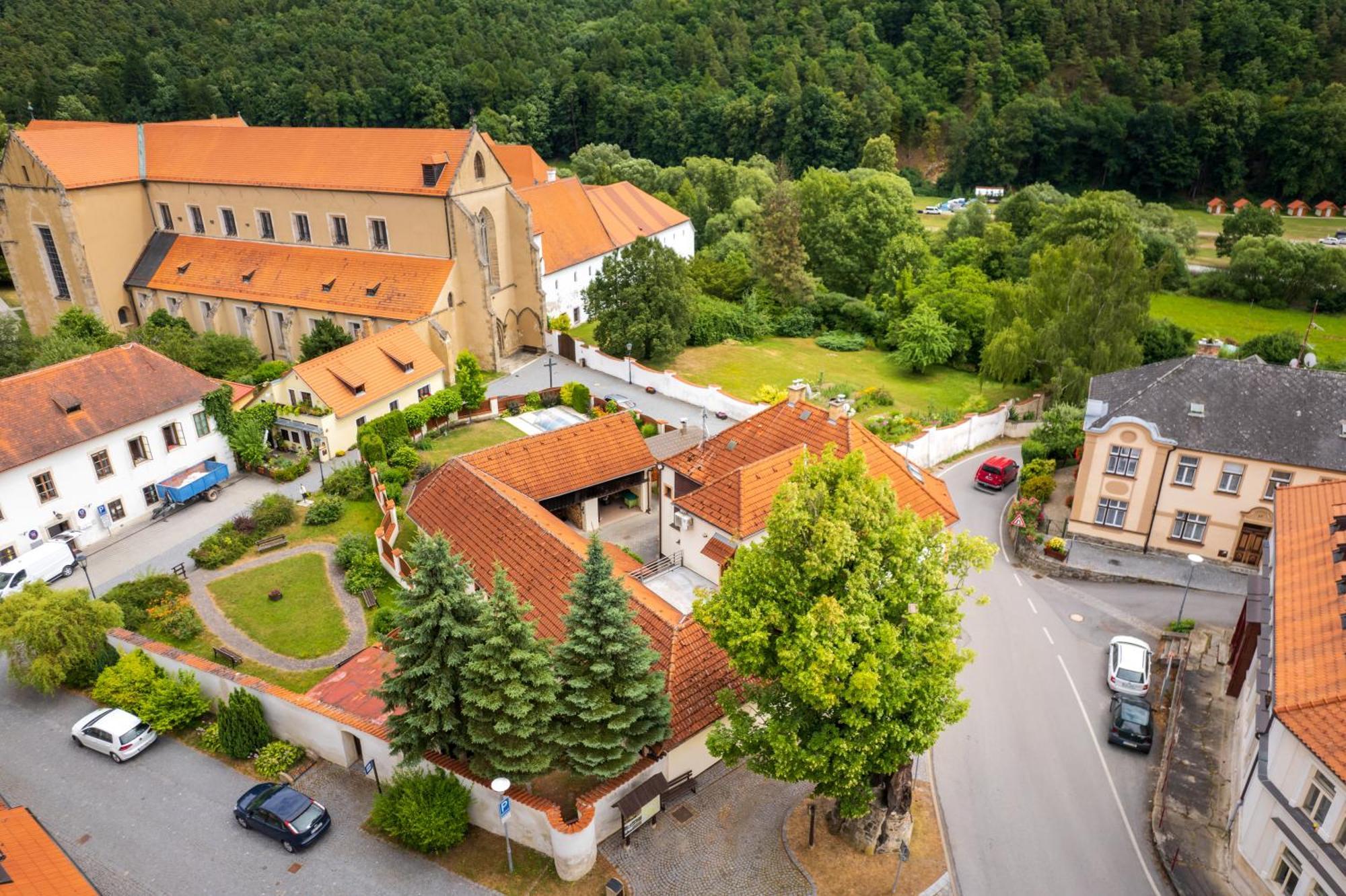 Penzion a kemp Koruna Zlatá Koruna Exteriér fotografie